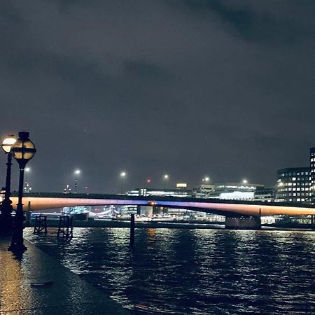 Shadwell - Walking Distance To Tower Bridge, Two Stations In Close Proximity ลอนดอน ภายนอก รูปภาพ